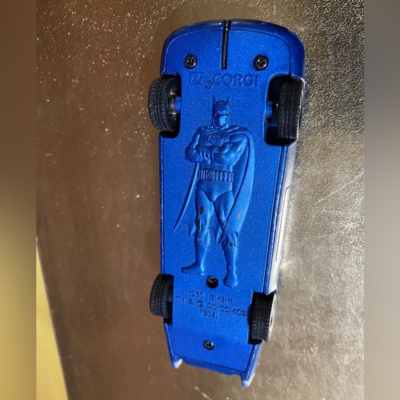 BATMAN 1960 BAT MOBILE CORGI CAR DC COMICS DIE CAST BLUE CAR BMBV1 & BATMAN 4.5” - Picture 14 of 14